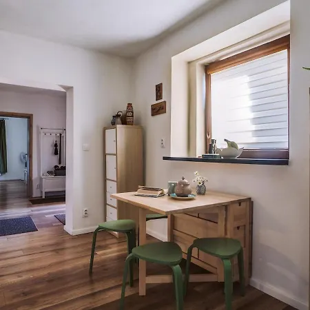 Relaxing Getaway - Newly Renovated Holiday home Chrastice