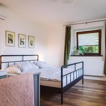Relaxing Getaway - Newly Renovated بيت للعطل Chrastice