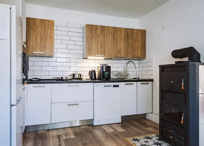 Relaxing Getaway - Newly Renovated Holiday home *