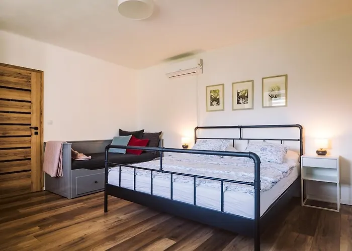 Holiday home Relaxing Getaway - Newly Renovated Chrastice